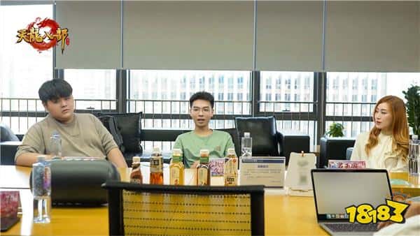 荣耀加身!雄霸冠军战队齐聚线下交流会录制冠军MV!返场商城即将开启! 荣耀加身!雄霸冠军战队齐聚线下交流会录制冠军MV!返场商城即将开启!