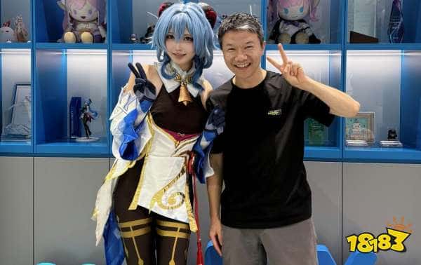 大伟哥笑嘻了,日本甜美Coser晒与米哈游大伟哥合影,大伟哥笑开花 大伟哥笑嘻了,日本甜美Coser晒与米哈游大伟哥合影,大伟哥笑开花