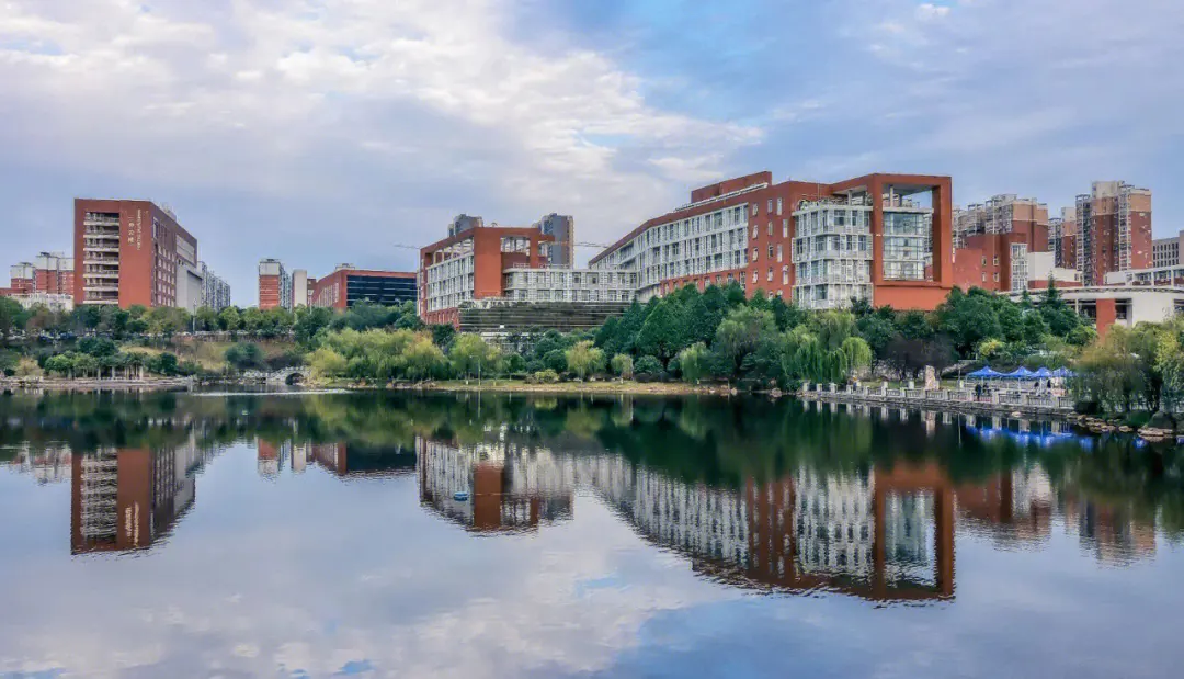 南京师范大学中北学院2024年在贵州录取分数线、对应位次（附近几年最低录取分数线及位次排名）