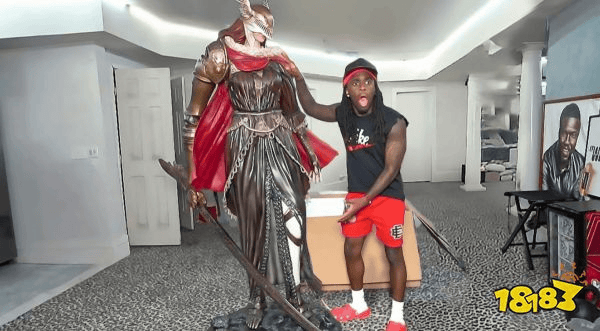 网红直播喊话《艾尔登法环》玩家：DLC难？不要抱怨，菜就多练！