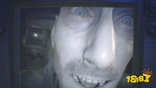 iOS-MacOS《生化危机7》预告公开!触屏秒变“自动连发”神器!(图2) iOS/MacOS《生化危机7》预告公开!触屏秒变“自动连发”神器!