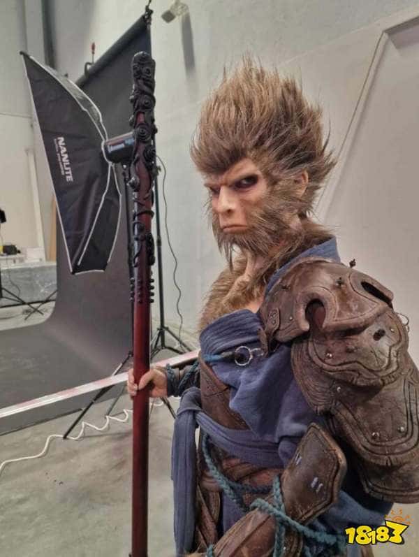 还原度太高了！粉丝自制《黑神话：悟空》Cos服：发丝一根一根粘黏