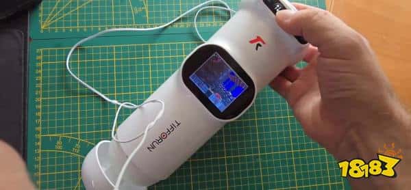 用飞机杯打游戏？大神用小屏幕运行DOOM(图3)