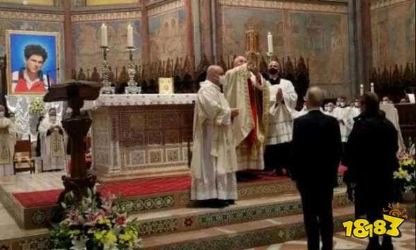 意大利少年被封为世界首个“游戏玩家圣人”