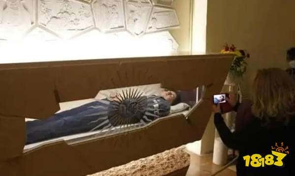 意大利少年被封为世界首个“游戏玩家圣人”