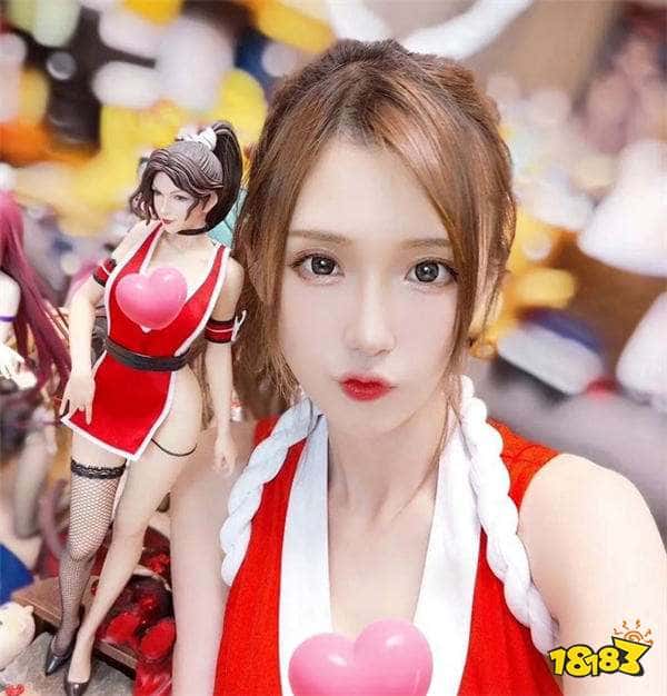 大大大！腐团儿COS甄姬，身穿紧身旗袍完美还原！网友：梦中情腿！