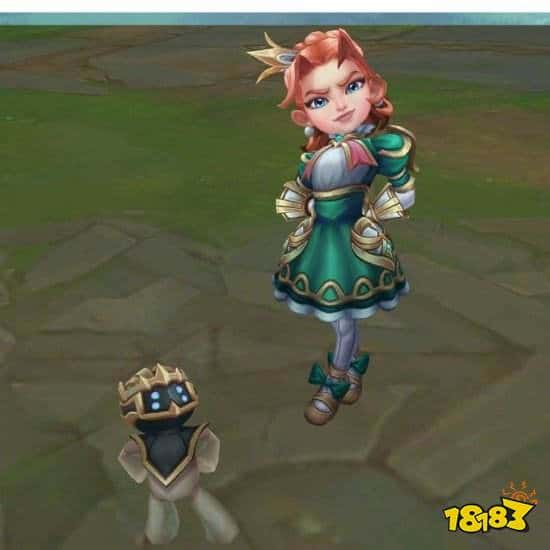 LOL女帝皮肤首曝：玩家争议女帝变女仆？