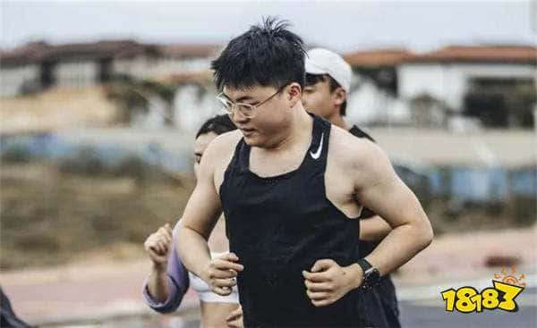 奥运会的热度也要蹭？LOL的神“Uzi”宣布自己去参加奥运会马拉松！