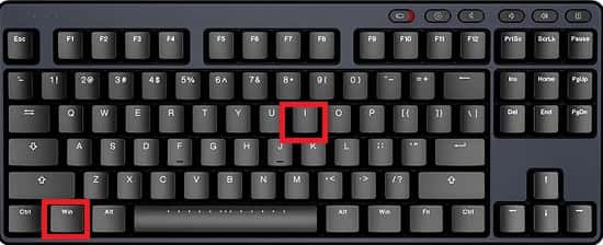 Win11电脑桌面底部的任务栏怎么设置成为透明？