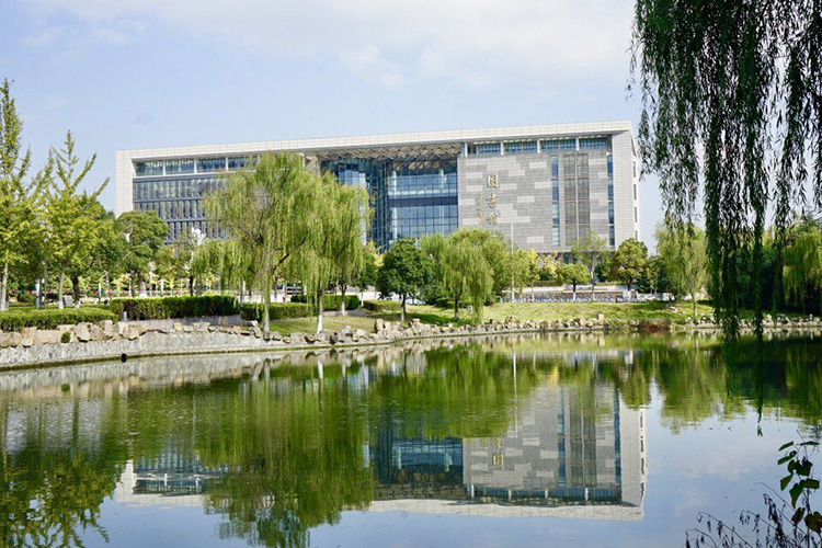 重庆邮电大学2024年在湖南录取分数线、对应位次（附近几年最低录取分数线及位次排名）(图1)
