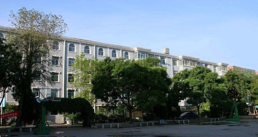 西北工业大学2024年在贵州录取分数线、对应位次（附近几年最低录取分数线及位次排名）(图1)