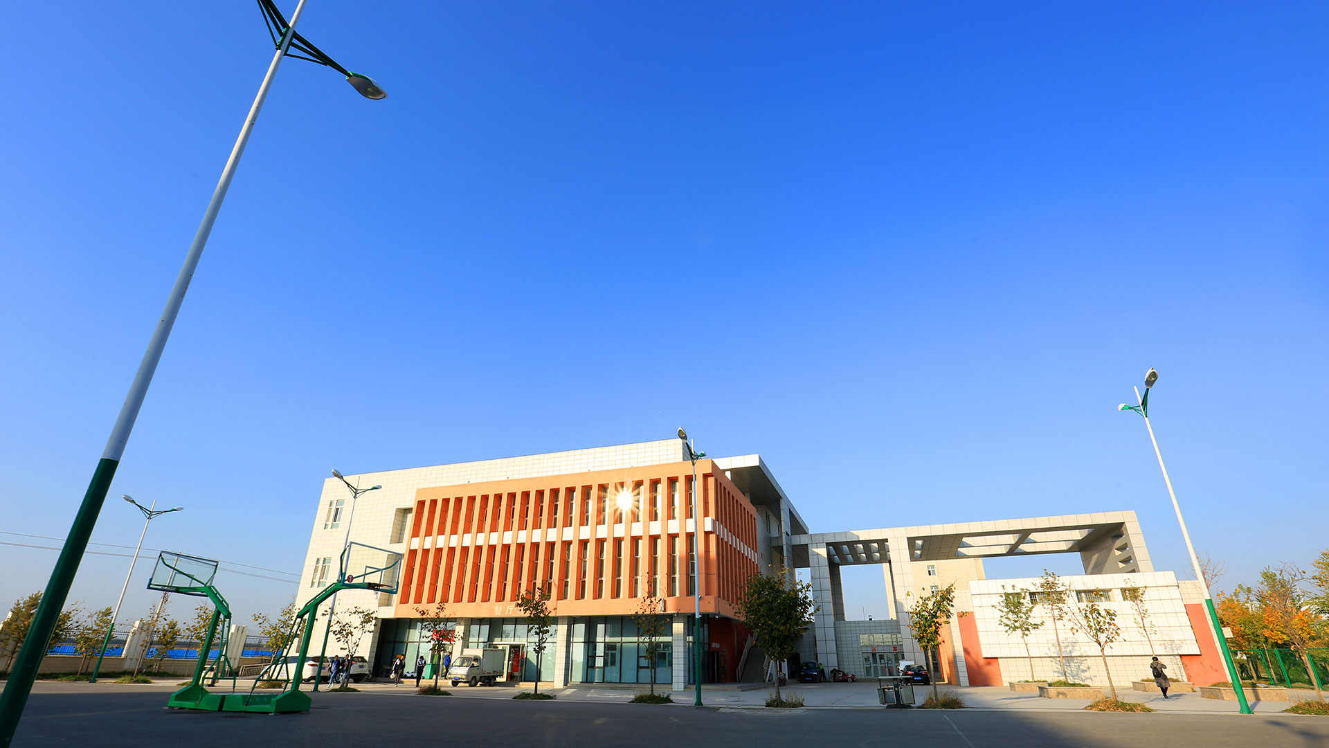 西北工业大学2024年在广东录取分数线、对应位次（附近几年最低录取分数线及位次排名）(图1)