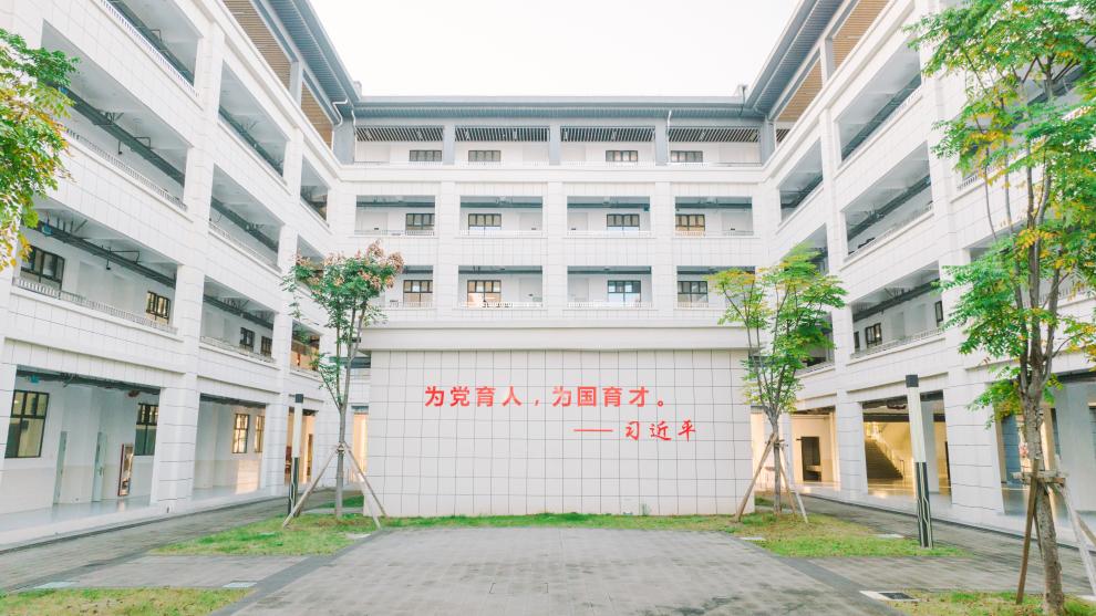 华中科技大学2024年在河北录取分数线、对应位次（附近几年最低录取分数线及位次排名）(图1)