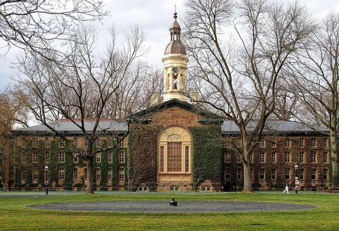 大连医科大学2024年在江苏录取分数线、对应位次（附近几年最低录取分数线及位次排名）(图1)